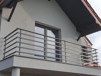 Balustrady nowoczesne balkonowe stalowe
