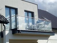 Balustrady balkonowe z szybą